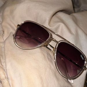 quay sunglasses almost brand new